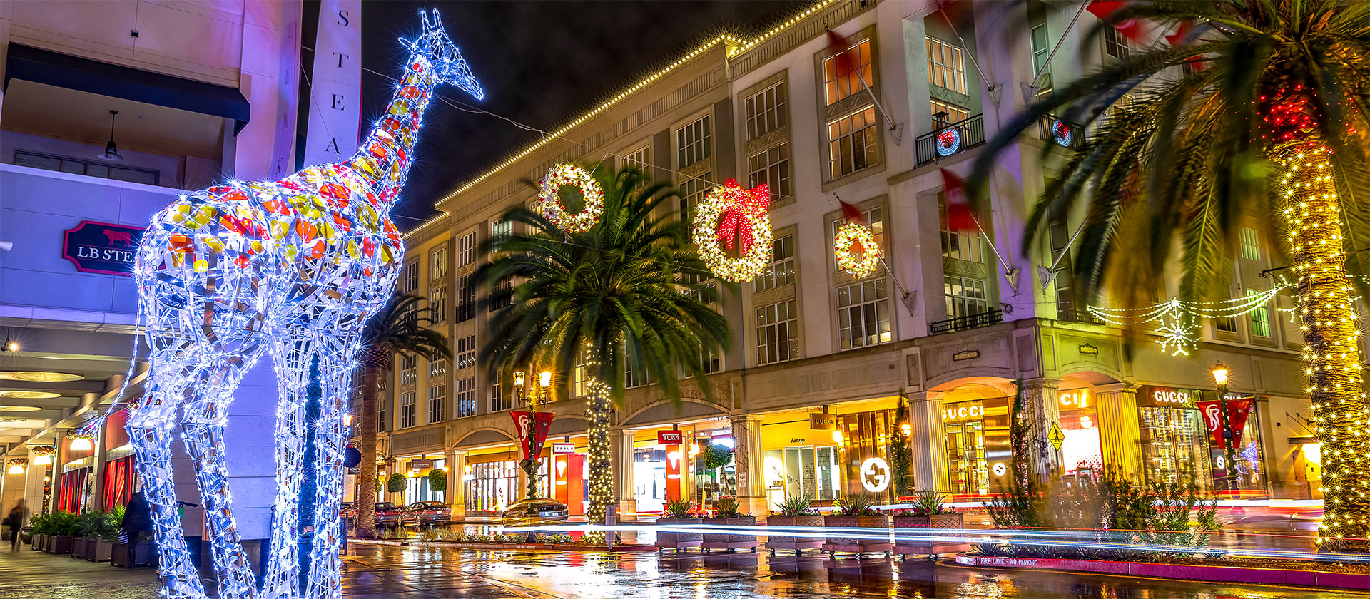 Giant Illuminated Giraffe Decor Custom Built for Outdoor Mixed Use Shopping Center