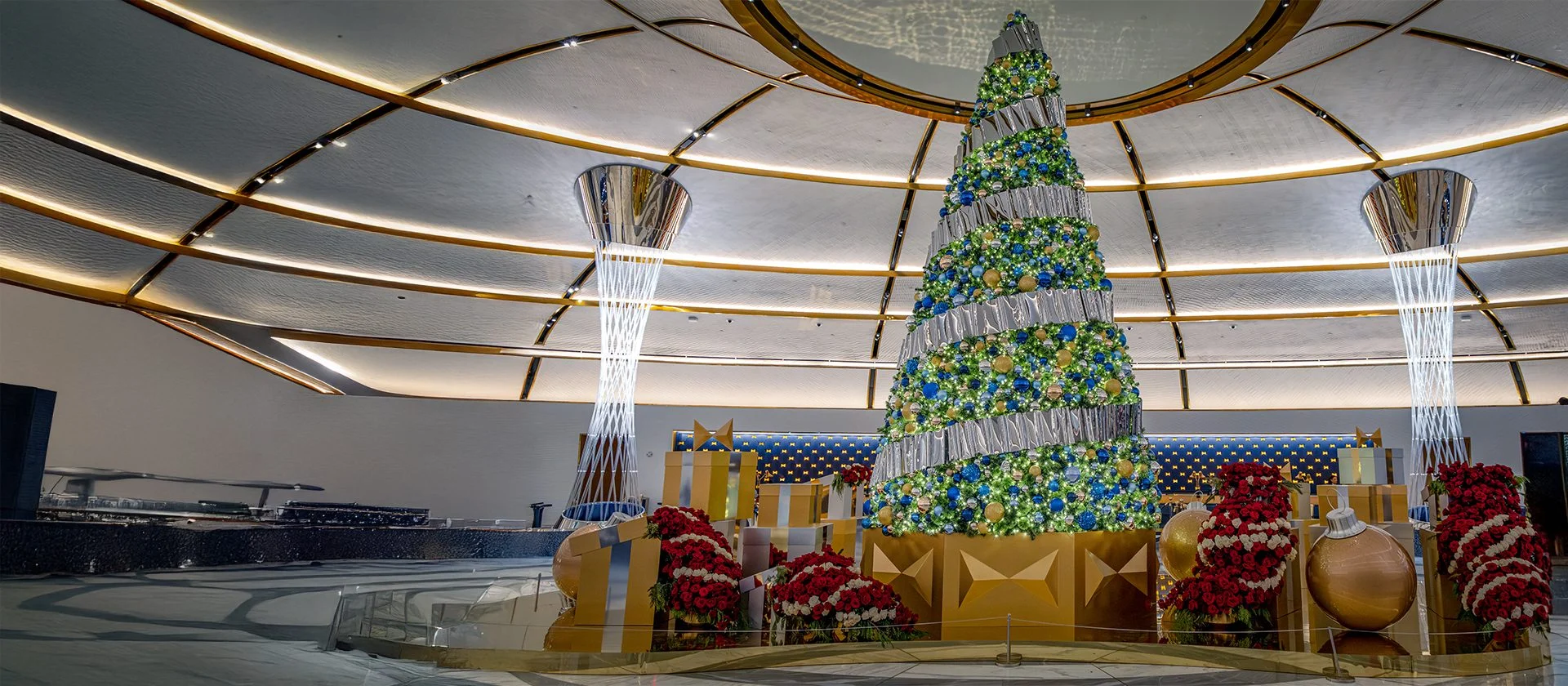 Christmas tree display in the Fontainebleau main lobby